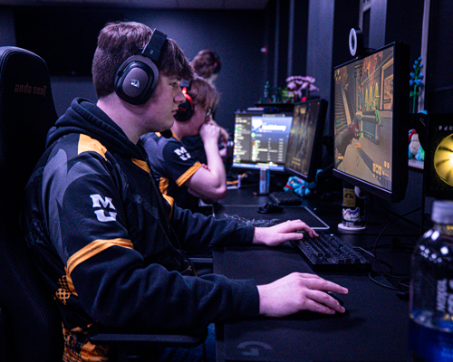 Student competing at Esports tournament.